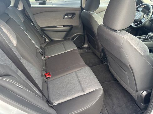 Used 2021 Nissan Rogue SV image 9