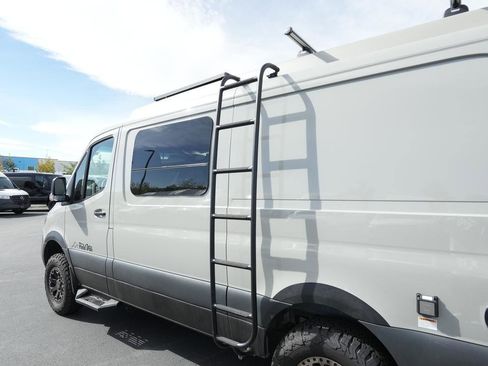 Used 2022 Mercedes-Benz Sprinter 2500 image 4