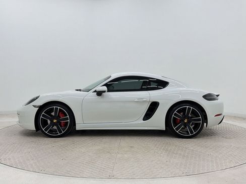 Used 2018 Porsche 718 Cayman S RWD image 2