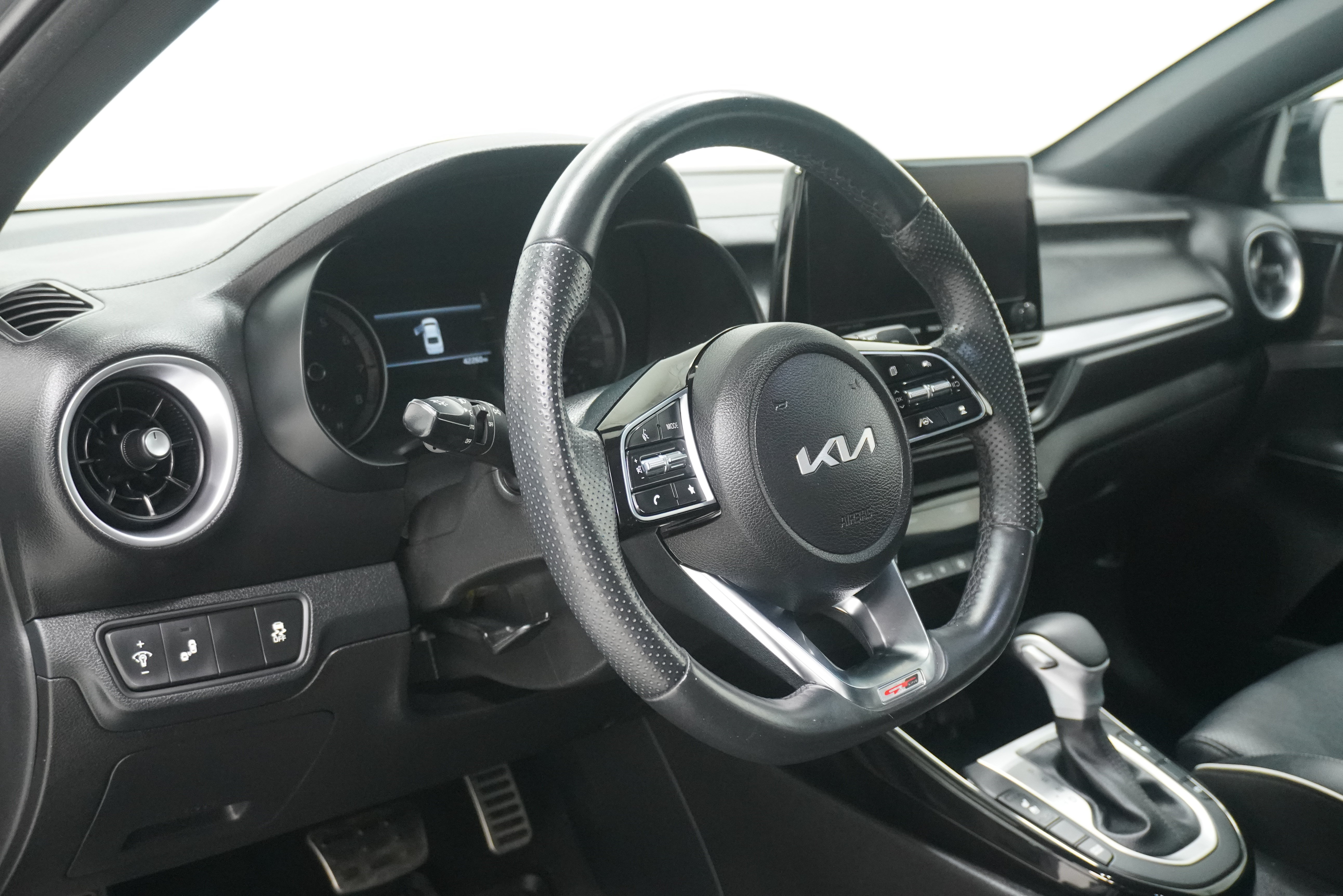 Used 2023 Kia Forte GT-Line w/ GT-Line Premium Package FWD image 8
