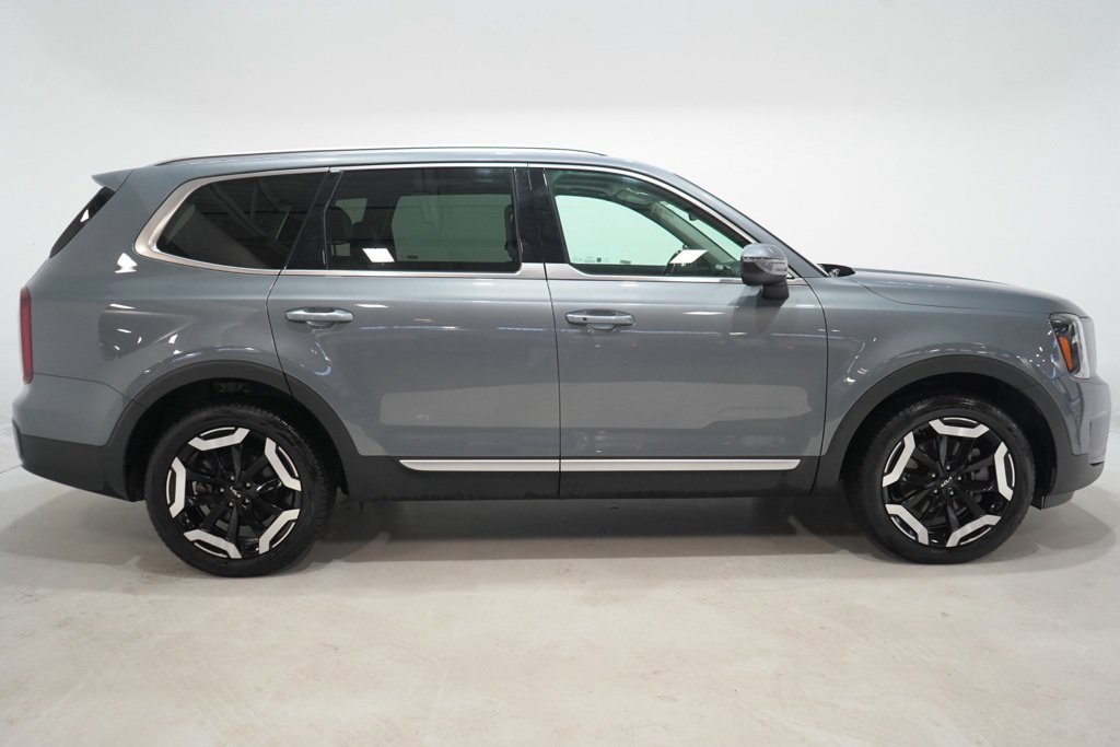 Used 2025 Kia Telluride S AWD/4WD image 9