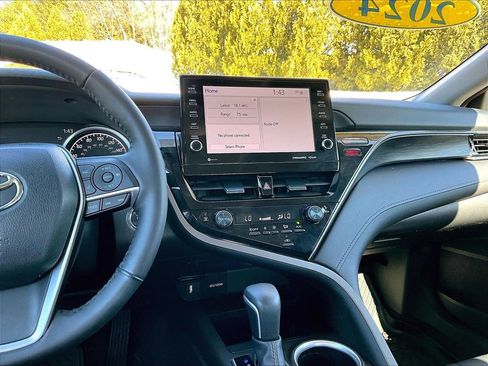 Used 2024 Toyota Camry XLE w/ Cold Weather Package AWD/4WD image 18