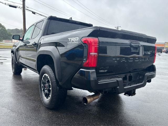 Used 2025 Toyota Tacoma TRD Off-Road AWD/4WD image 5