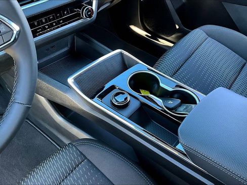 New 2026 Chevrolet Equinox LT image 8