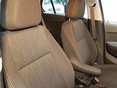 Used 2020 Chevrolet Trax LT image 11