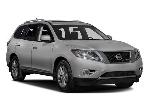 Used 2016 Nissan Pathfinder Platinum w/ Family Entertainment Package image 9