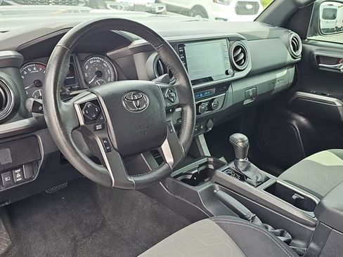 Used 2022 Toyota Tacoma TRD Sport w/ Technology Package RWD image 17