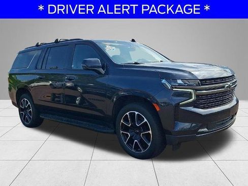 Used 2022 Chevrolet Suburban RST w/ Luxury Package AWD/4WD image 3