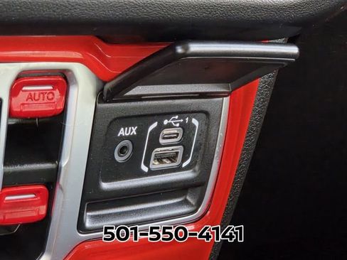 Used 2024 Jeep Wrangler Unlimited Rubicon w/ Technology Group AWD/4WD image 33