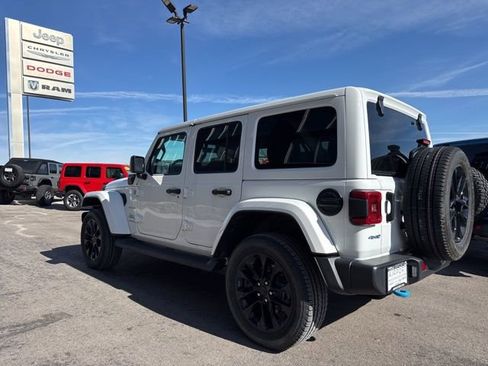 Used 2023 Jeep Wrangler Unlimited Sahara w/ Cold Weather Group AWD/4WD image 5
