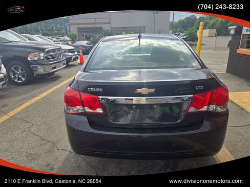 Used 2011 Chevrolet Cruze LTZ FWD image 4