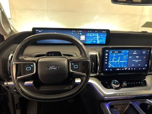Certified 2025 Ford Expedition Max Platinum AWD/4WD image 4