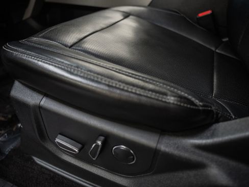 Used 2017 Ford F150 Lariat w/ Equipment Group 502A Luxury image 47