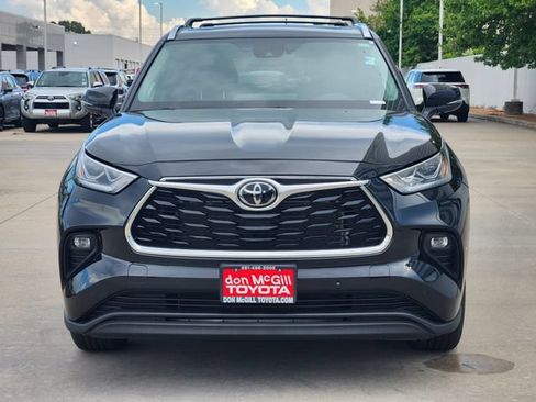 Certified 2026 Toyota Highlander Limited AWD/4WD image 2