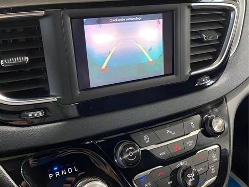 Used 2018 Chrysler Pacifica Touring Plus w/ S Appearance Package FWD image 20