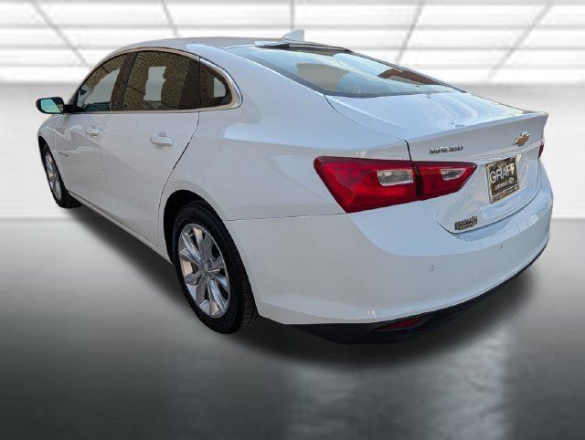 Used 2023 Chevrolet Malibu LT w/ Driver Confidence Package FWD image 2