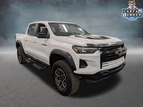Used 2024 Chevrolet Colorado ZR2 w/ Technology Package AWD/4WD image 3