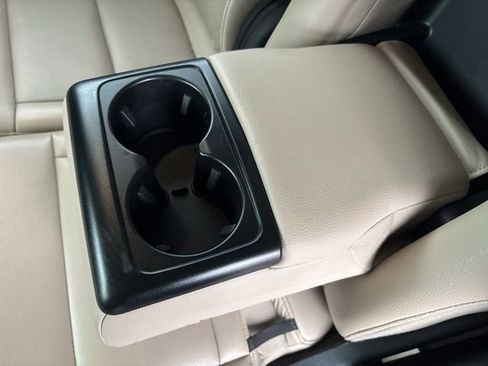 Used 2020 Ford Explorer Limited image 15