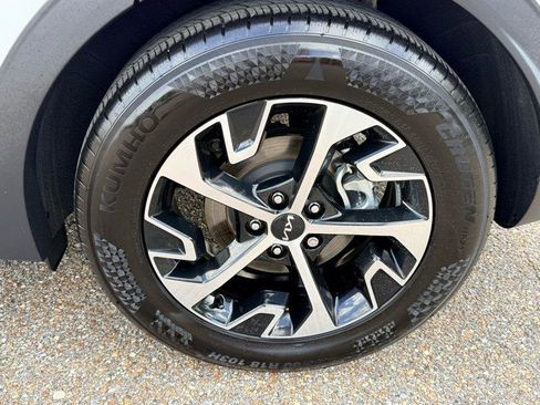 Used 2025 Kia Sportage EX FWD image 46