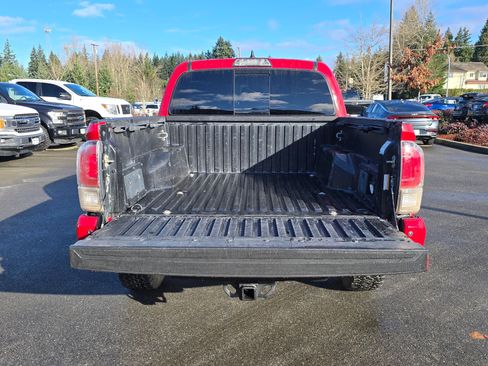 Used 2017 Toyota Tacoma TRD Pro AWD/4WD image 12