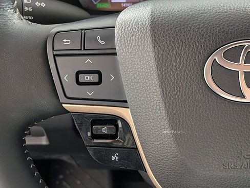 Used 2025 Toyota Crown w/ Advanced Technology Package AWD/4WD image 14