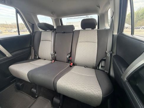 Used 2022 Toyota 4Runner SR5 AWD/4WD image 12