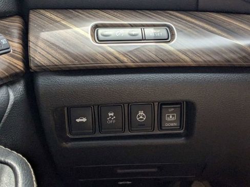 Used 2017 Nissan Maxima Platinum FWD image 21