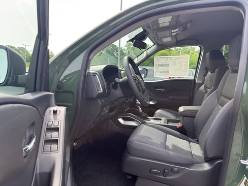 New 2026 Nissan Frontier SV AWD/4WD image 10