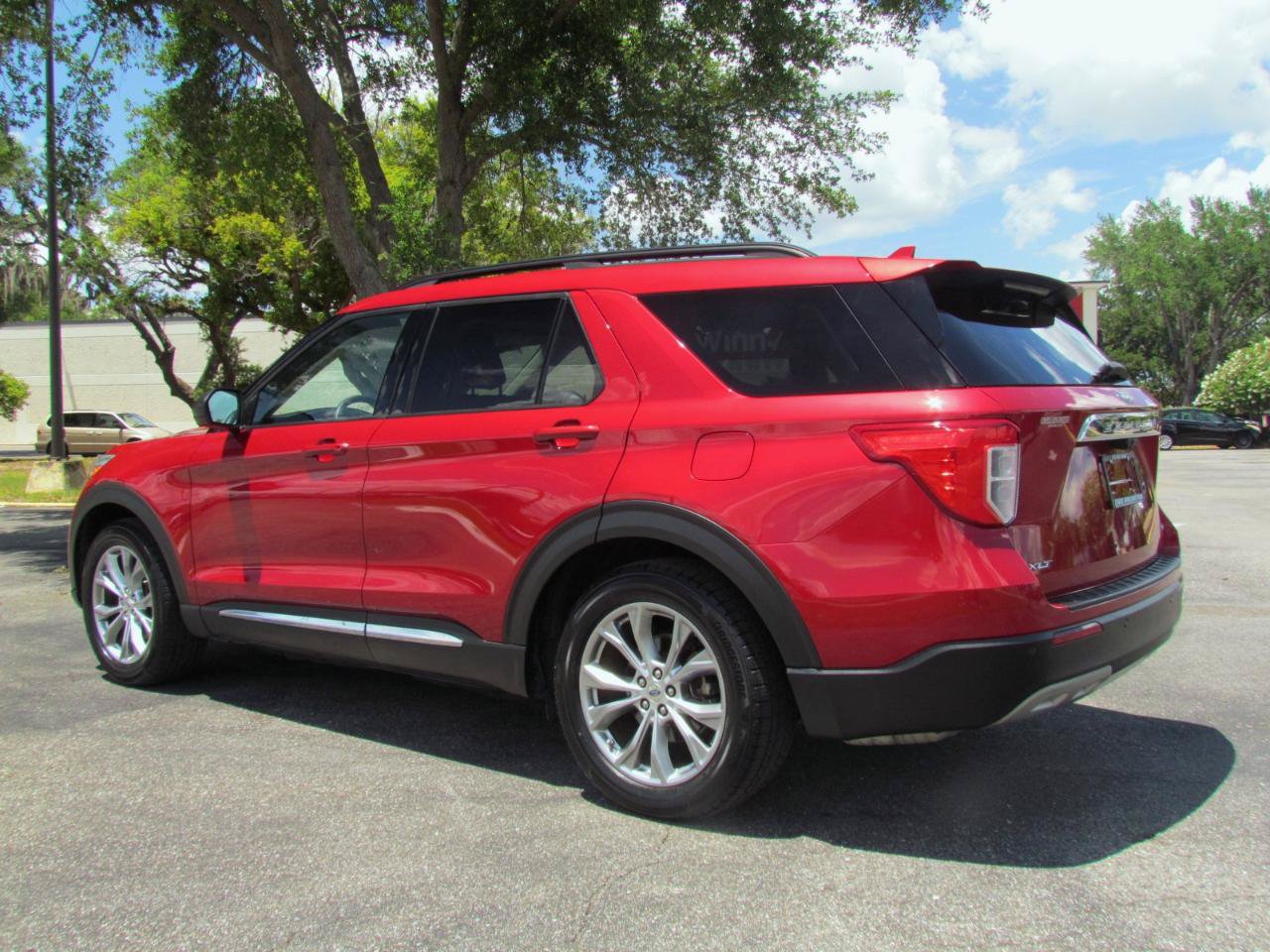 Used 2020 Ford Explorer XLT w/ Equipment Group 202A RWD image 6