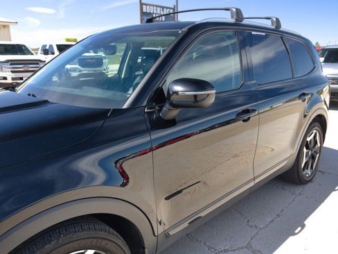 Used 2023 Kia Telluride AWD image 7