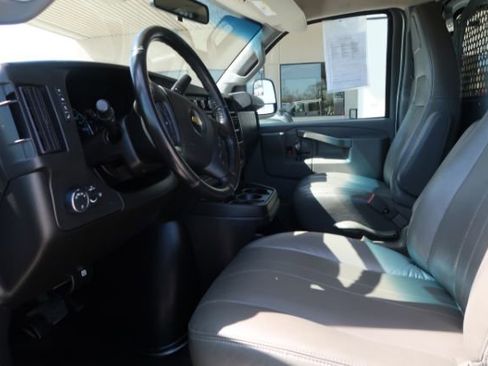 Used 2021 Chevrolet Express 2500 Extended w/ Enhanced Convenience Package image 8