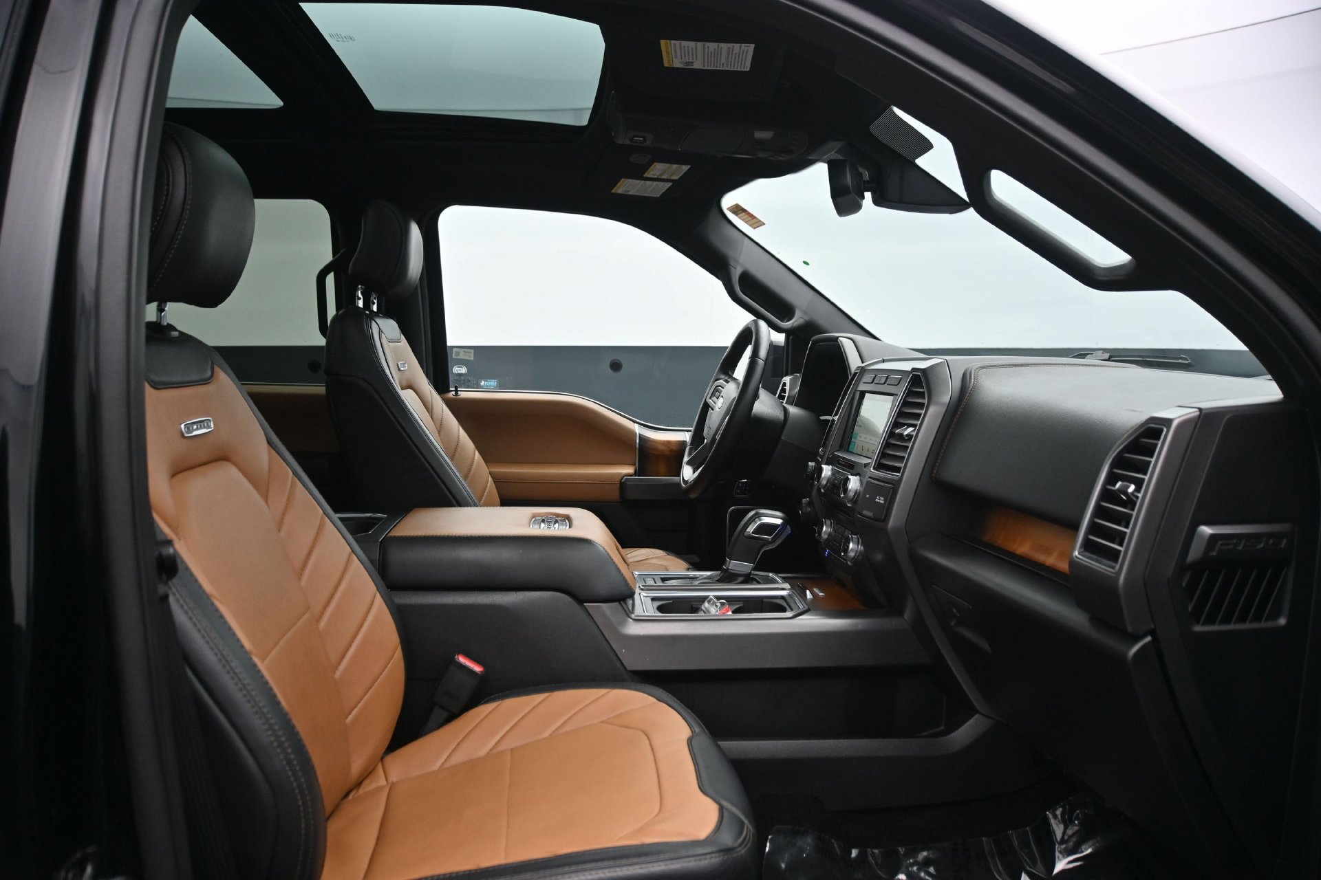 Used 2017 Ford F150 Limited AWD/4WD image 13