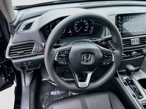 Used 2018 Honda Accord EX image 11