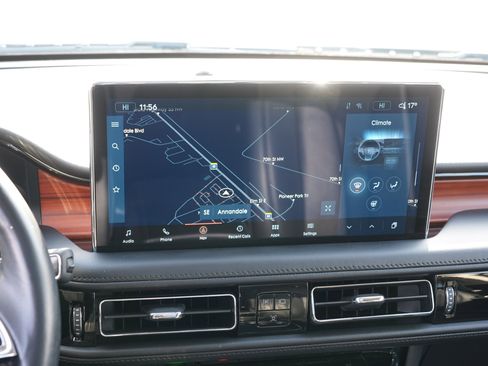 Used 2023 Lincoln Nautilus Reserve image 25