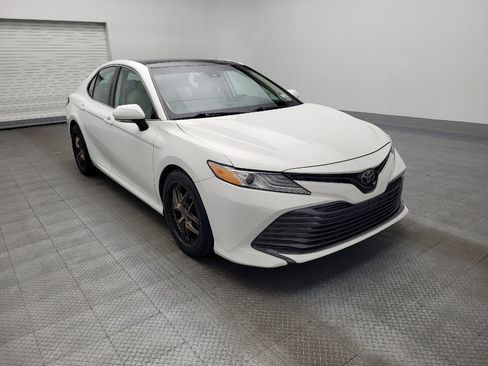 Used 2019 Toyota Camry XLE image 13