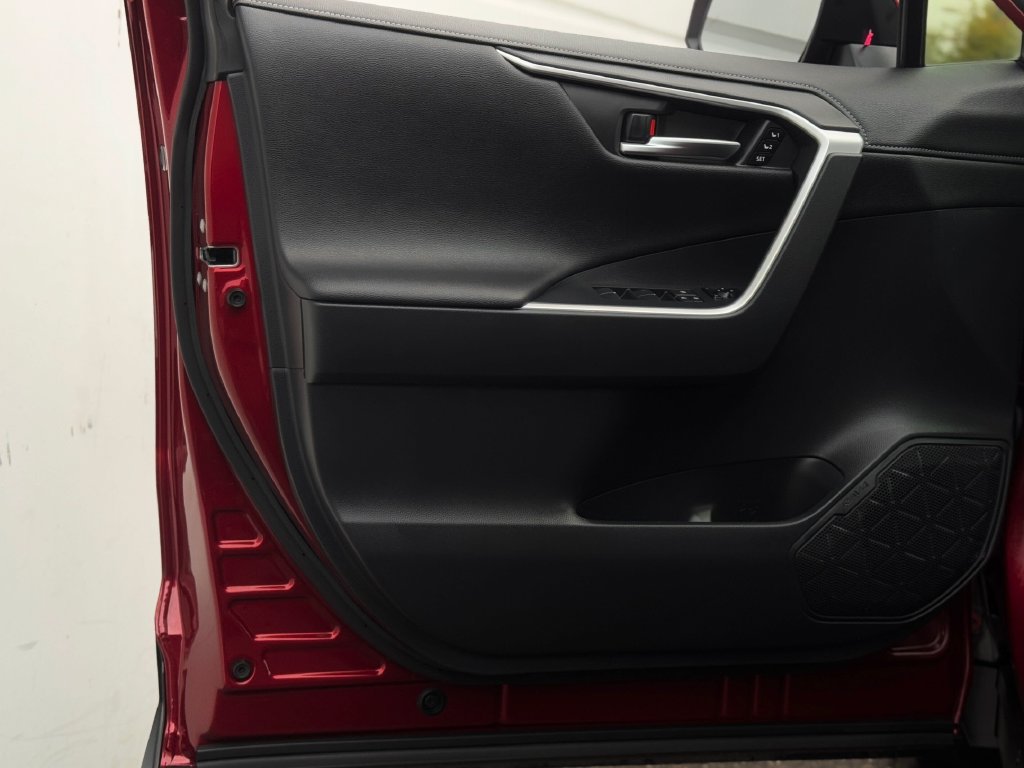Certified 2019 Toyota RAV4 Limited AWD/4WD image 12