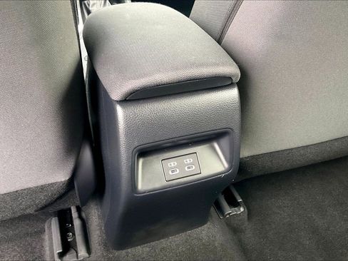 Used 2024 Toyota Corolla LE FWD image 39