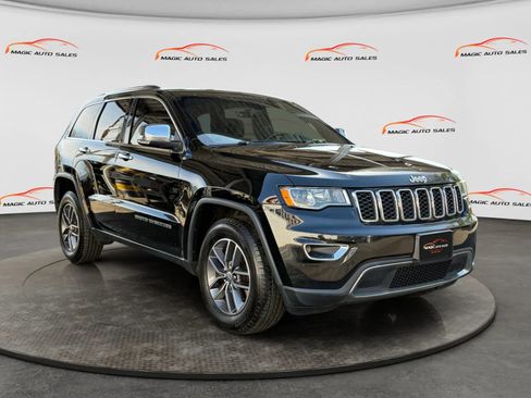 Used 2017 Jeep Grand Cherokee Limited AWD/4WD image 5
