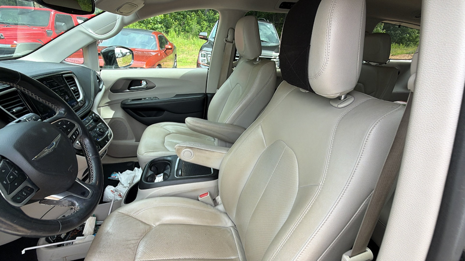 Used 2021 Chrysler Pacifica Touring-L FWD image 16