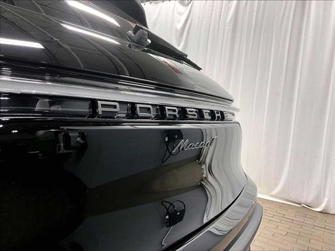 Used 2026 Porsche Macan Turbo AWD/4WD image 33