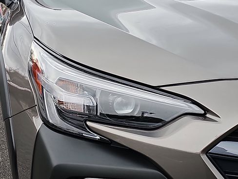 Used 2023 Subaru Outback Limited XT image 9