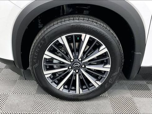 New 2026 Nissan Pathfinder Platinum w/ Lighting Package AWD/4WD image 13