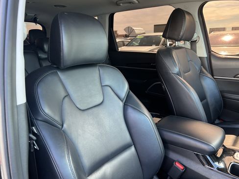 Certified 2025 Kia Telluride LX image 33