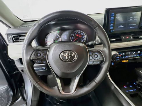 Used 2019 Toyota RAV4 XLE Premium FWD image 18