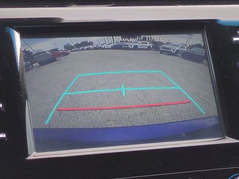 Used 2018 Toyota Camry LE image 23