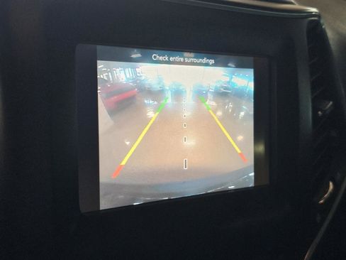 Used 2019 Jeep Cherokee Latitude Plus w/ Comfort/Convenience Group image 35