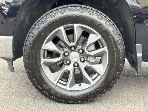 Used 2023 Chevrolet Silverado 1500 LT AWD/4WD image 12