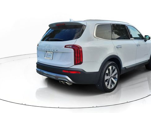 Used 2022 Kia Telluride S FWD image 4
