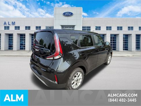Used 2025 Kia Soul LX w/ LX Technology Package FWD image 5