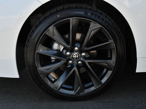 Used 2024 Toyota Corolla SE w/ SE Package image 12